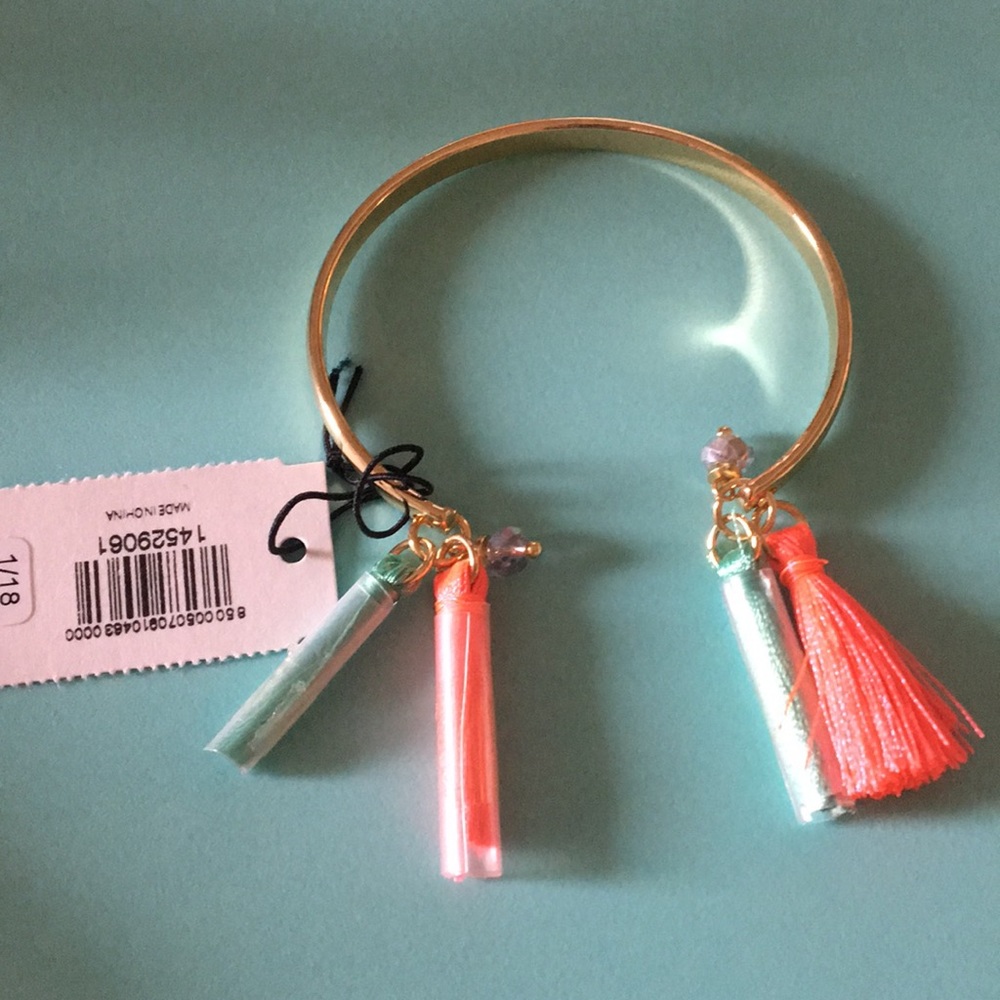 BNWT Express bracelet❤️